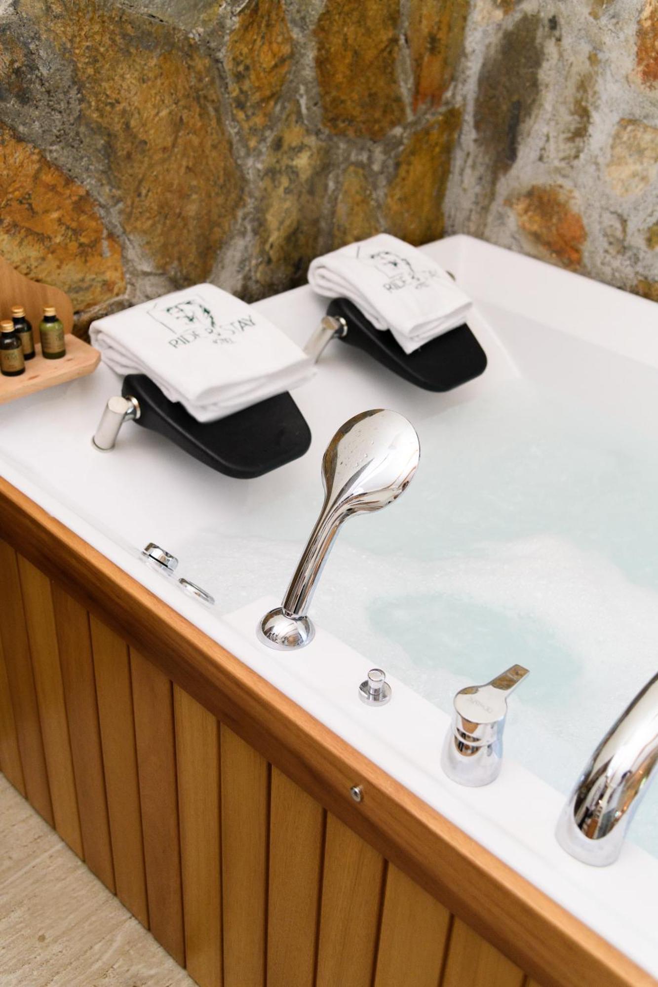 Ride And Stay Cesme Exterior photo